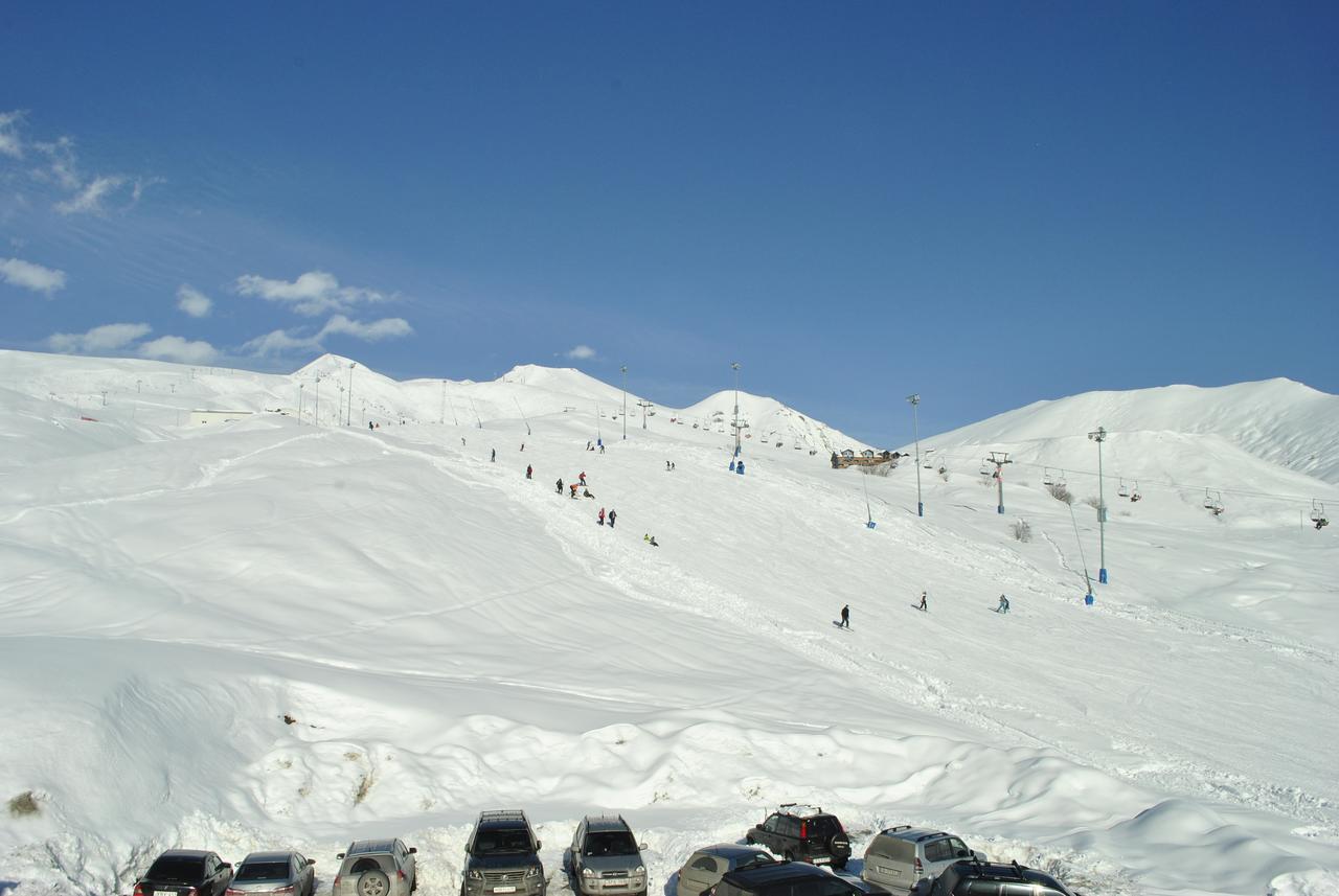 Kato'S Aparthotel Gudauri Mgzavrebi ภายนอก รูปภาพ