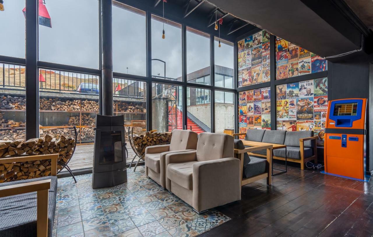 Kato'S Aparthotel Gudauri Mgzavrebi ภายนอก รูปภาพ