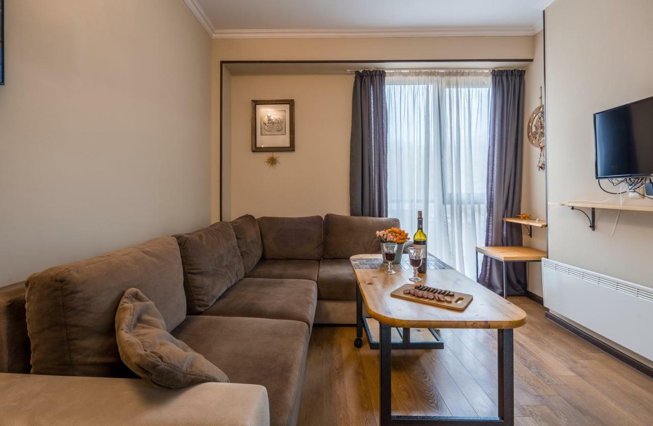 Kato'S Aparthotel Gudauri Mgzavrebi ภายนอก รูปภาพ