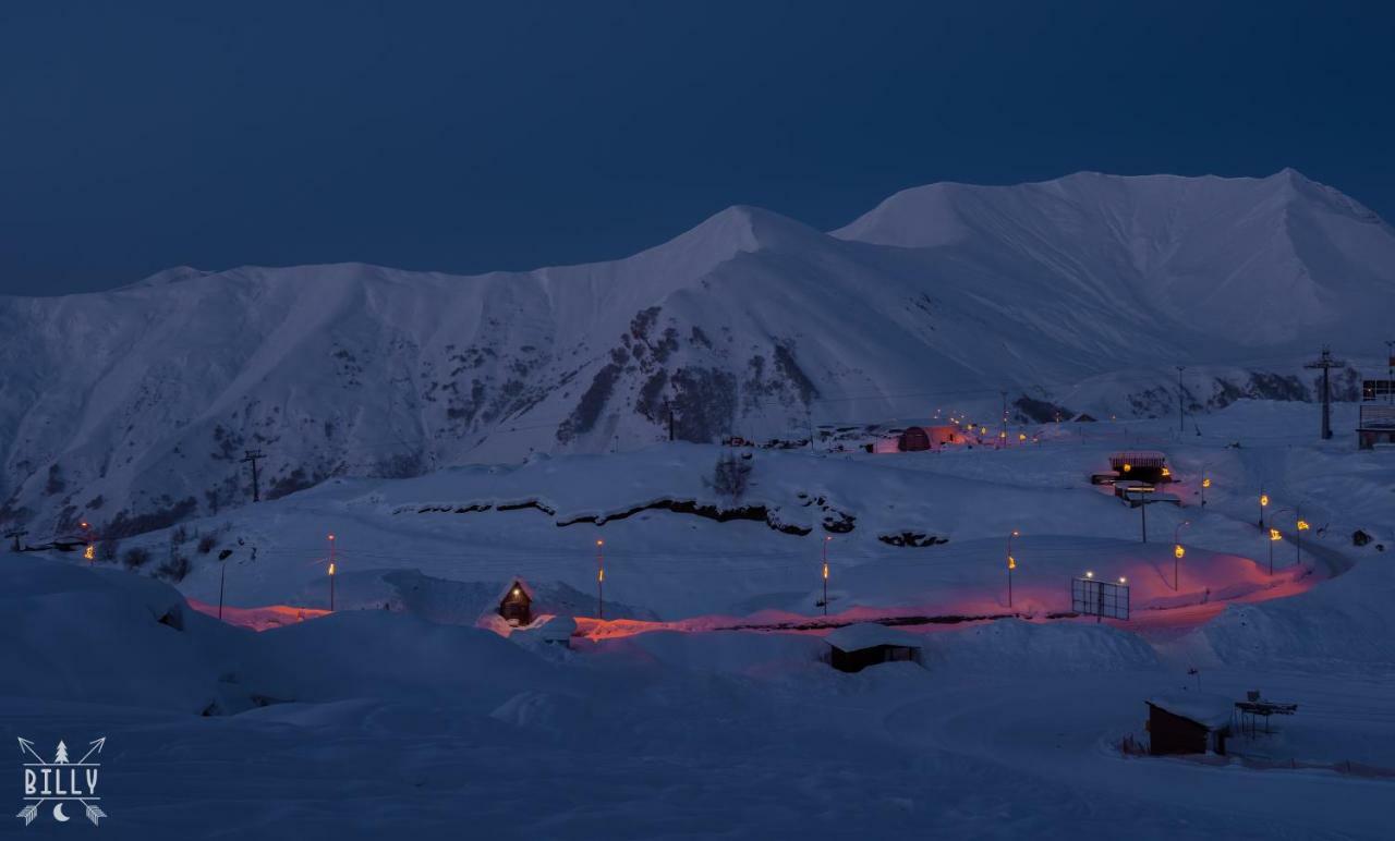 Kato'S Aparthotel Gudauri Mgzavrebi ภายนอก รูปภาพ